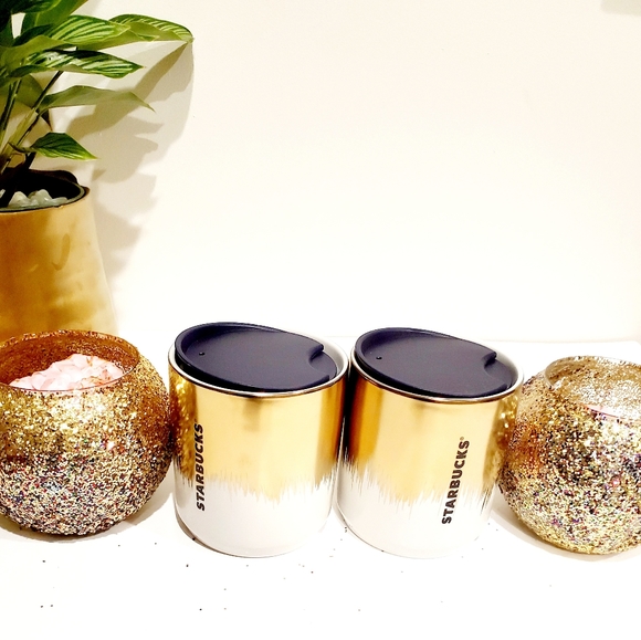 ❗️SOLD❗️Starbucks Holiday Gold Oilslick mug set - Picture 3 of 4